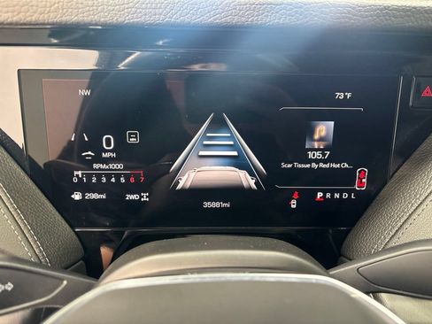 Used 2025 GMC Yukon XL Denali AWD/4WD image 18