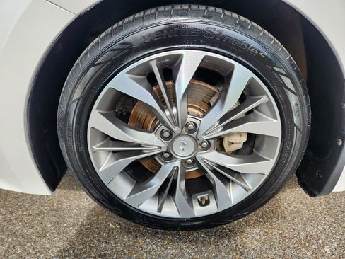 Used 2013 Hyundai Azera w/ Technology Pkg FWD image 14