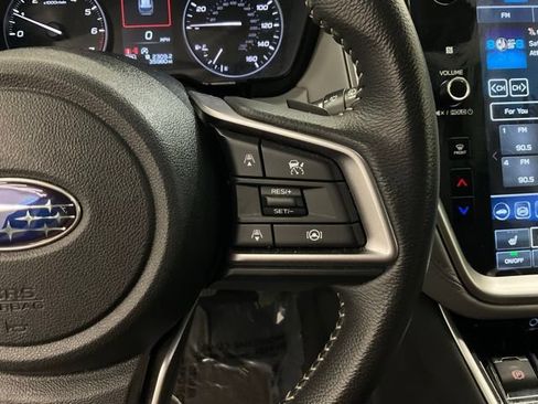 Used 2025 Subaru Outback Premium AWD/4WD image 13