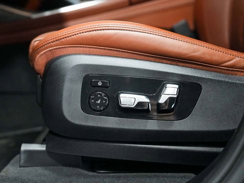 Used 2024 BMW X7 M60i w/ Executive Package AWD/4WD image 36