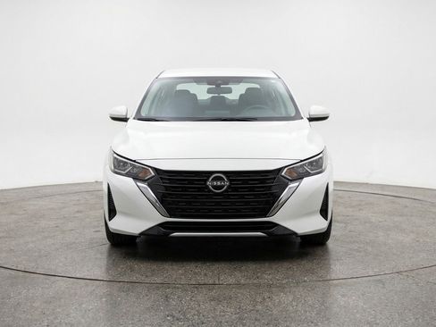 Used 2025 Nissan Sentra SV image 2