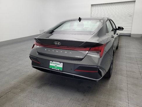 Used 2024 Hyundai Elantra Limited image 7