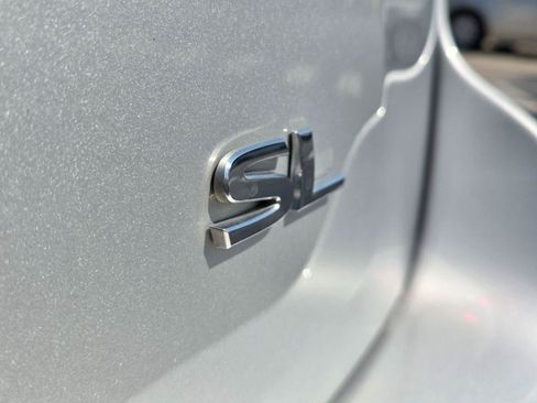 Used 2019 Nissan Pathfinder SL FWD image 9