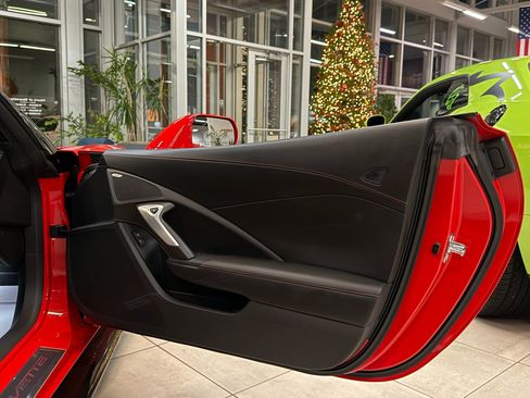 Used 2017 Chevrolet Corvette Stingray Z51 image 18