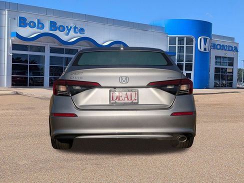 Used 2023 Honda Civic Sport image 4