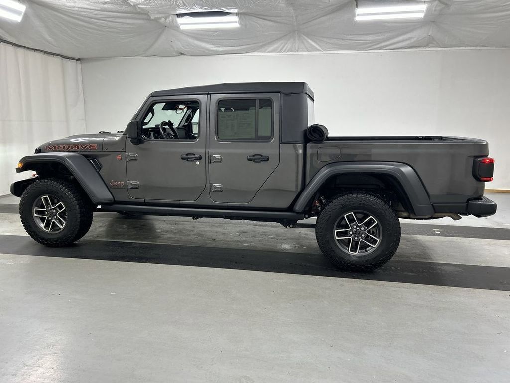 Used 2024 Jeep Gladiator Mojave w/ Convenience Group AWD/4WD image 4
