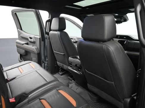 Used 2024 GMC Sierra 1500 AT4 w/ Technology Package AWD/4WD image 22