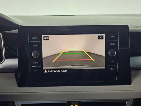 Used 2026 Volkswagen Taos SE FWD image 27