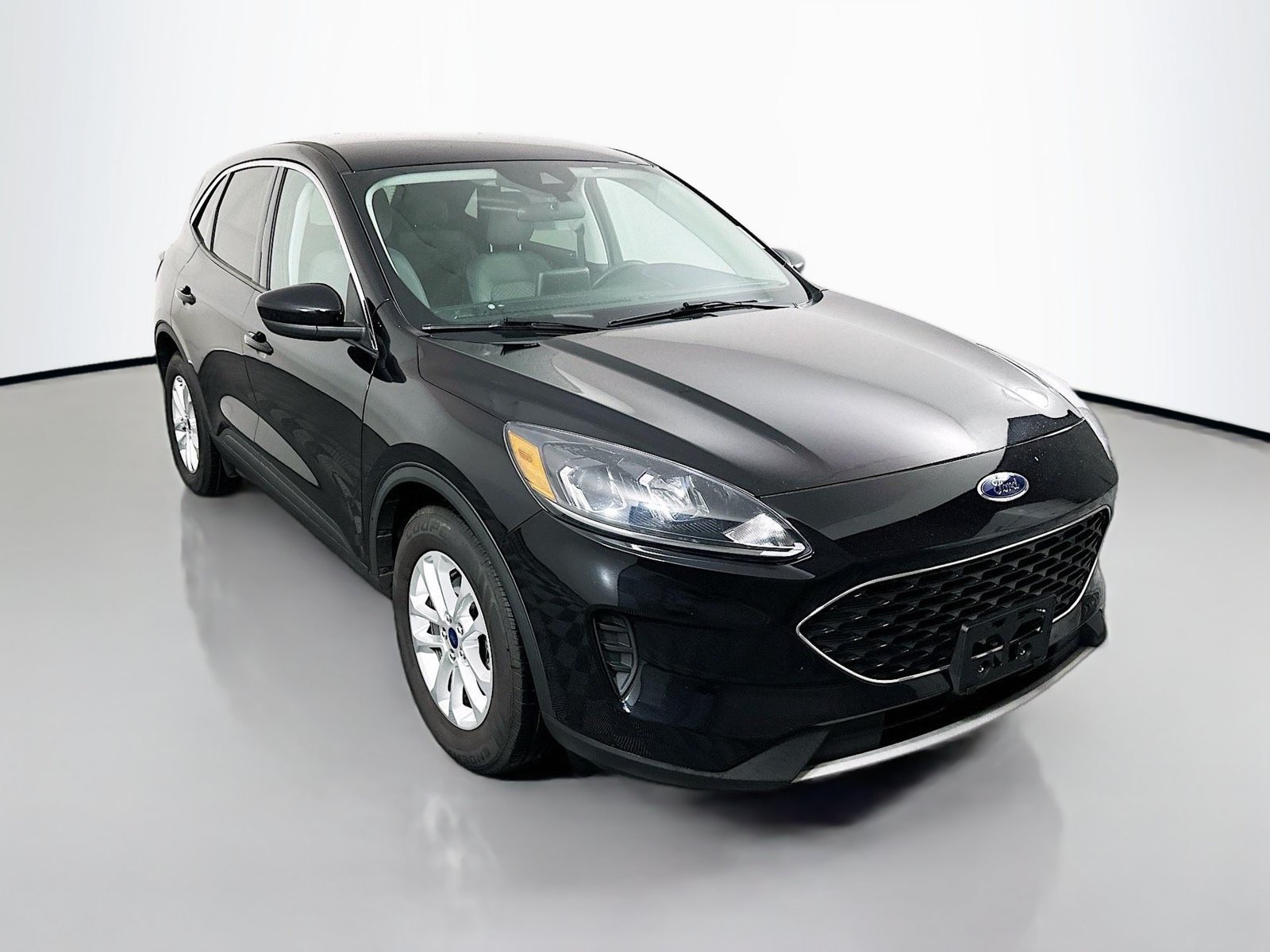 Used 2021 Ford Escape SE FWD image 1