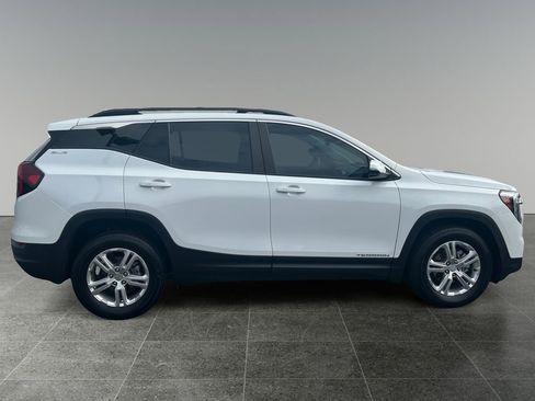 Used 2022 GMC Terrain SLE w/ Driver Convenience Package AWD/4WD image 11