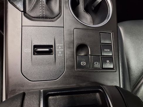 Used 2024 Toyota Highlander XLE image 19