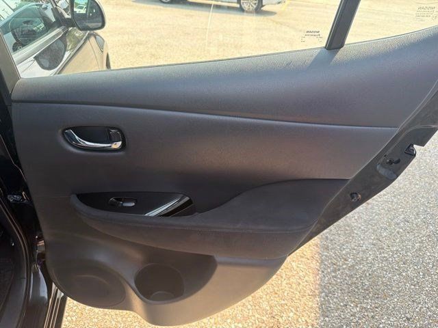 Used 2014 Nissan Leaf SV w/ Premium Package FWD image 16