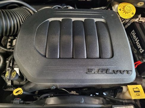 Used 2019 Dodge Grand Caravan SXT image 30