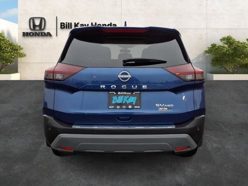 Used 2023 Nissan Rogue SV w/ SV Premium B Package image 4