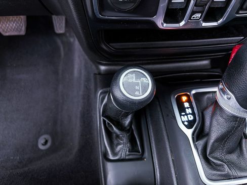 Used 2021 Jeep Gladiator Sport AWD/4WD image 24