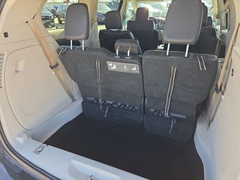 Used 2018 Chrysler Pacifica Touring-L image 31
