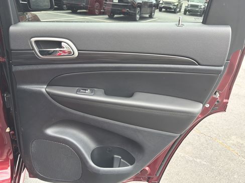 Used 2022 Jeep Grand Cherokee Laredo X RWD image 27
