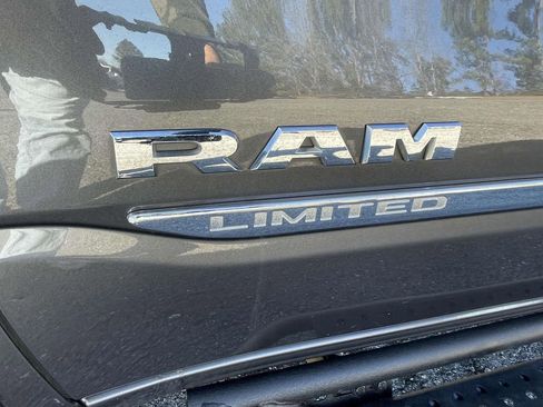 Used 2024 RAM 1500 Limited image 11