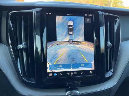 Used 2025 Volvo XC60 B5 Plus image 11