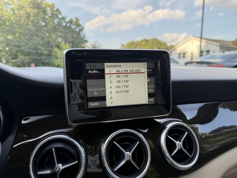 Used 2014 Mercedes-Benz CLA 250 image 30