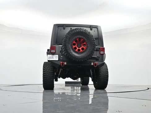 Used 2017 Jeep Wrangler Unlimited Rubicon AWD/4WD image 37
