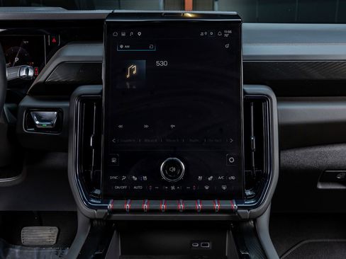 Used 2025 GMC Yukon XL AT4 w/ Premium Trailering Package AWD/4WD image 23