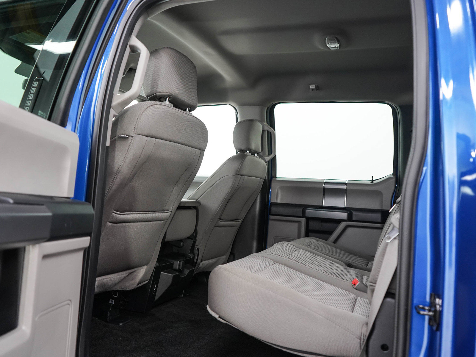 Used 2018 Ford F150 XLT w/ Equipment Group 302A Luxury AWD/4WD image 17