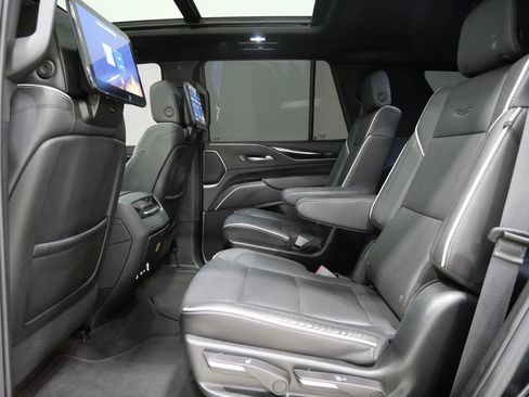 Used 2023 Cadillac Escalade Sport AWD/4WD image 25