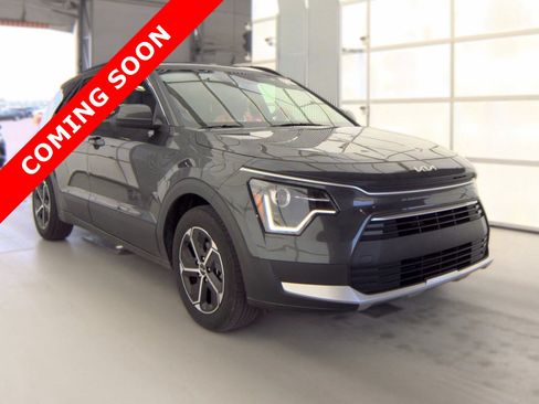 Used 2025 Kia Niro LX FWD image 3