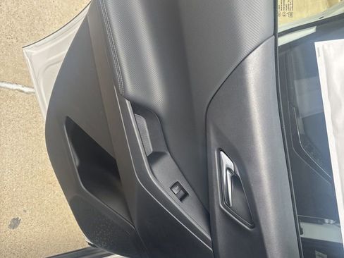 New 2026 Chevrolet Equinox LT w/ Convenience Package II image 26