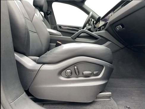 Used 2023 Porsche Cayenne image 44