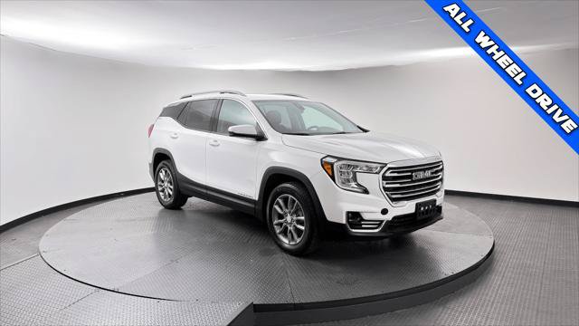 Used 2024 GMC Terrain SLT AWD/4WD image 2