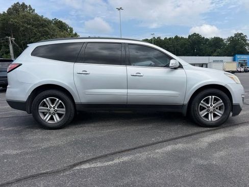 Used 2017 Chevrolet Traverse LT AWD/4WD image 6