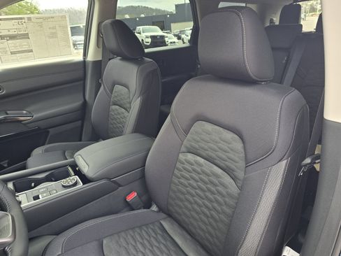 New 2026 Nissan Pathfinder SV image 13