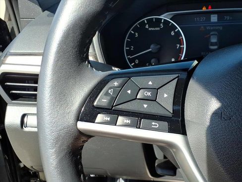 Used 2024 Nissan Altima 2.5 SV w/ SV Premium Package image 18