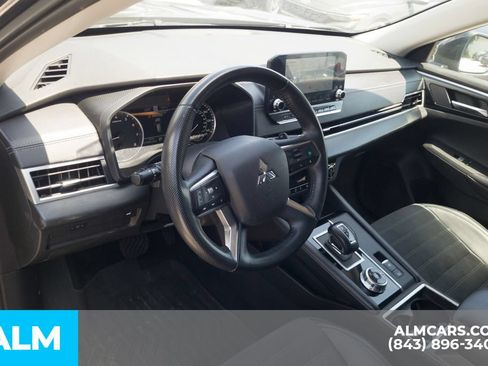 Used 2024 Mitsubishi Outlander SE FWD image 5