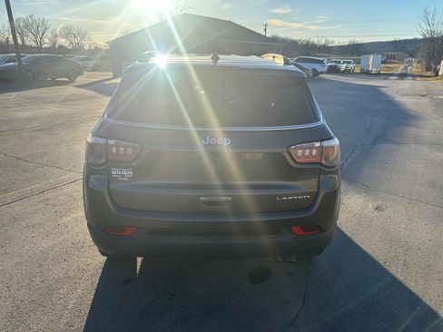 Used 2019 Jeep Compass Limited image 6