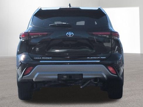 Certified 2026 Toyota Highlander Platinum AWD/4WD image 6