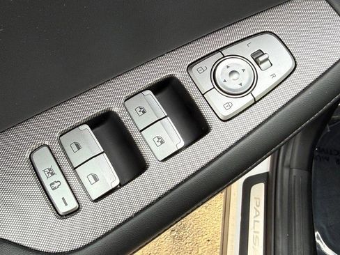 Used 2021 Hyundai Palisade Limited image 15