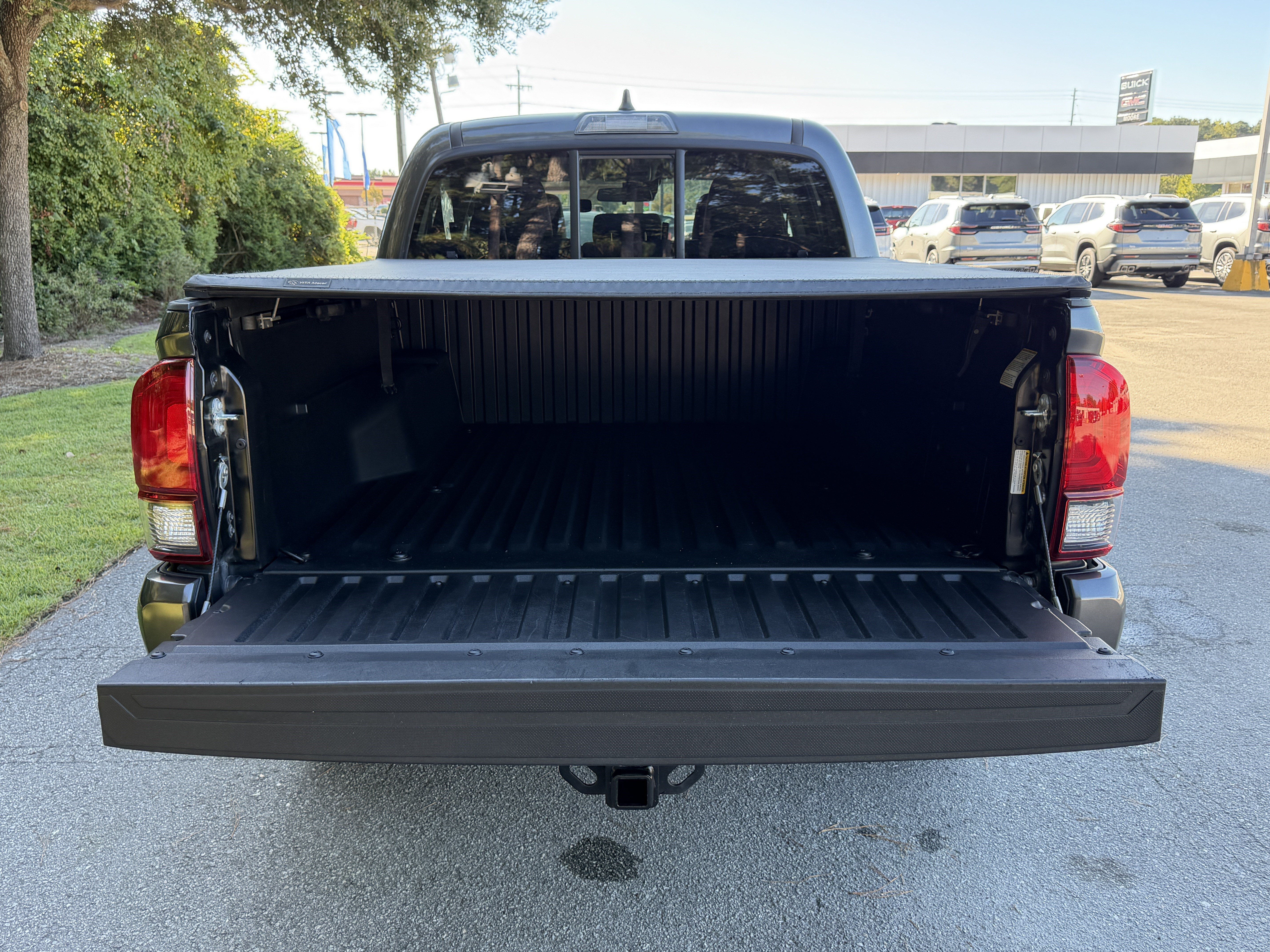 Used 2023 Toyota Tacoma SR AWD/4WD image 4