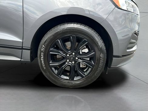 Used 2024 Ford Edge SE w/ Black Appearance Package AWD/4WD image 25
