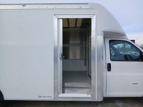New 2025 GMC Savana 3500 Extended w/ Power Convenience Package RWD image 16