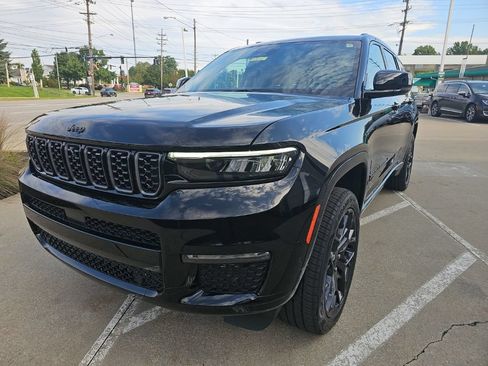 Used 2024 Jeep Grand Cherokee L Summit AWD/4WD image 10