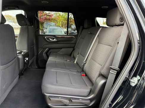 Used 2022 GMC Yukon SLE image 26