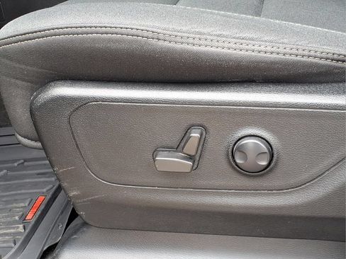 Used 2022 RAM 1500 Big Horn AWD/4WD image 16