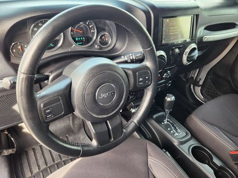 Used 2013 Jeep Wrangler Rubicon w/ PWR Convenience Group AWD/4WD image 30