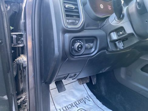 Used 2025 RAM 2500 Laramie AWD/4WD image 14