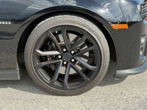 Used 2015 Chevrolet Camaro ZL1 RWD image 10