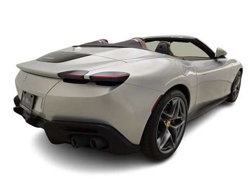 Used 2024 Ferrari Roma Spider image 9