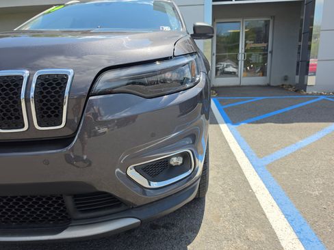 Used 2019 Jeep Cherokee Limited w/ Luxury Group AWD/4WD image 10
